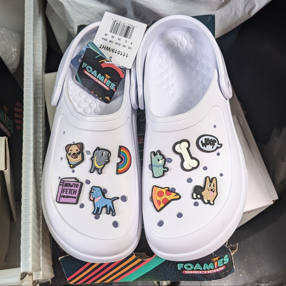 Women's Skechers Foamies Size 9 in White